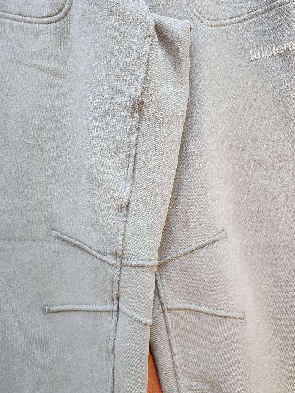 lululemon lab Barrel Leg Fleece Track Pants Rover Sage Green [S] - Picture 3 of 7
